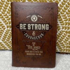 ✨NWT Joshua 1:9 Zippered Prayer Journal🤎